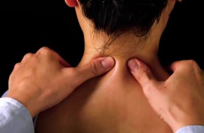 Xoa bóp bấm huyệt