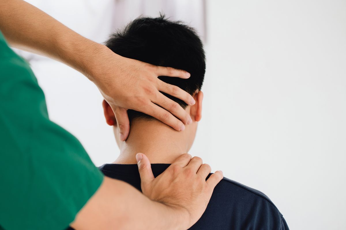 Phòng ngừa tình trạng đau mỏi vai gáy bên phải