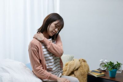 Tình trạng đau vai gây mất ngủ
