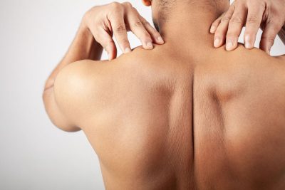 Tự xoa bóp chữa đau vai gáy