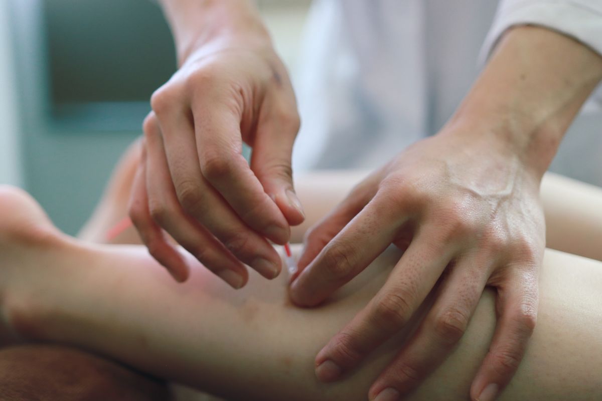 Điều trị tràn dịch khớp gối theo Đông y