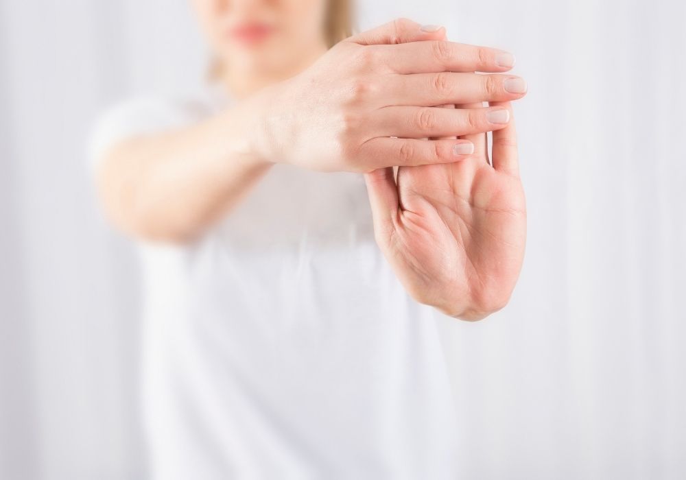 Lợi Ích Của Bài Tập Chữa Tê Tay Tê Chân Và Rủi Ro Khi Tập Sai Cách
