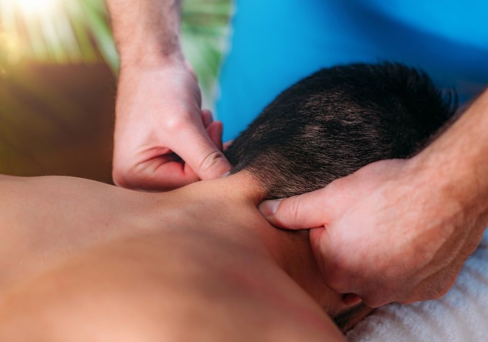 Phương Pháp Đông Y: Hướng Giải Quyết An Toàn & Lâu Dài cho Đau Vai Gáy
