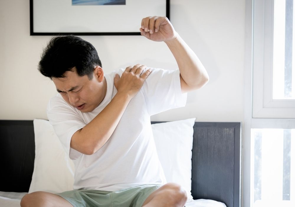 Nguyên nhân đau cổ vai gáy cấp tính