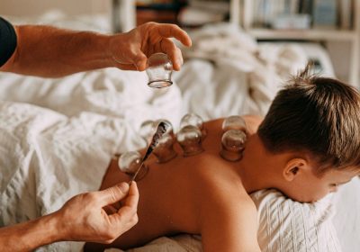 Phương pháp điều trị trúng gió đau cổ vai gáy bằng Đông y
