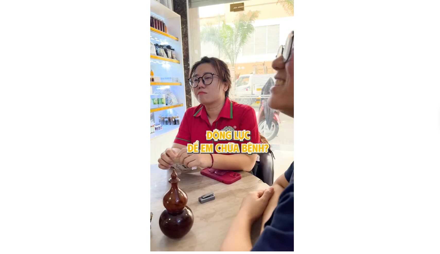 Tê một bên người, Đau vai gáy, mỏi lưng, tê xuống chân... và đầu óc cứ choáng váng 