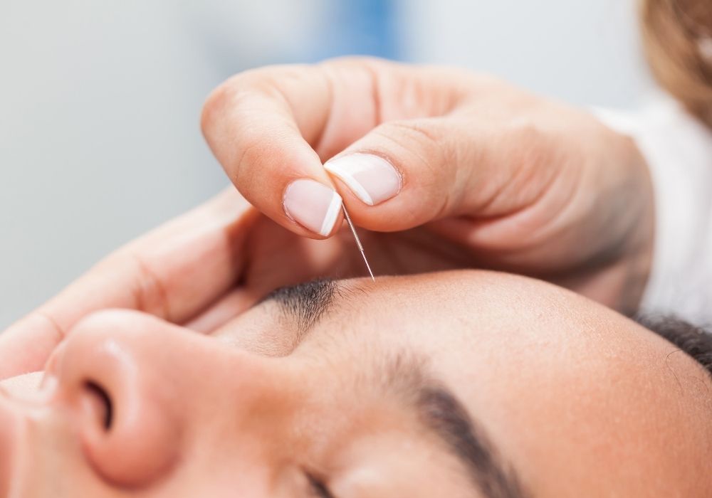Phương pháp điều trị tê nửa mặt bên phải theo Đông y
