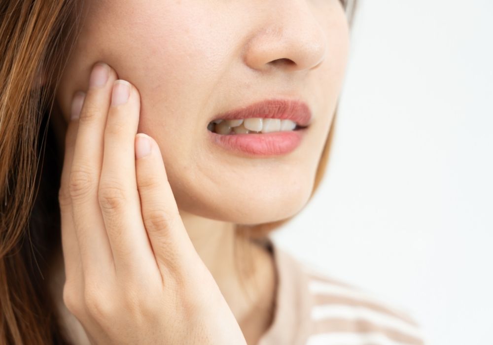 Khi nào co giật cơ mặt trở nên nguy hiểm và cần đi khám ngay?