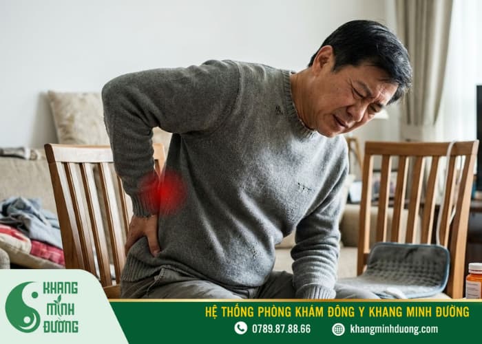 Nếu không điều trị kịp thời, lâu ngày đau lưng giữa sẽ thành đau lưng mãn tính