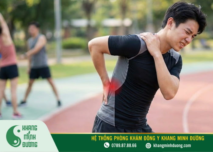 Đau lưng trên là dấu hiệu của việc khí huyết lưu thông kém