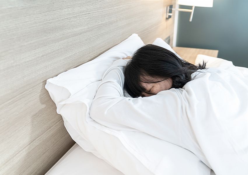Tư Thế Ngủ Cần Tránh Nếu Không Muốn Đau Lưng Nặng Hơn