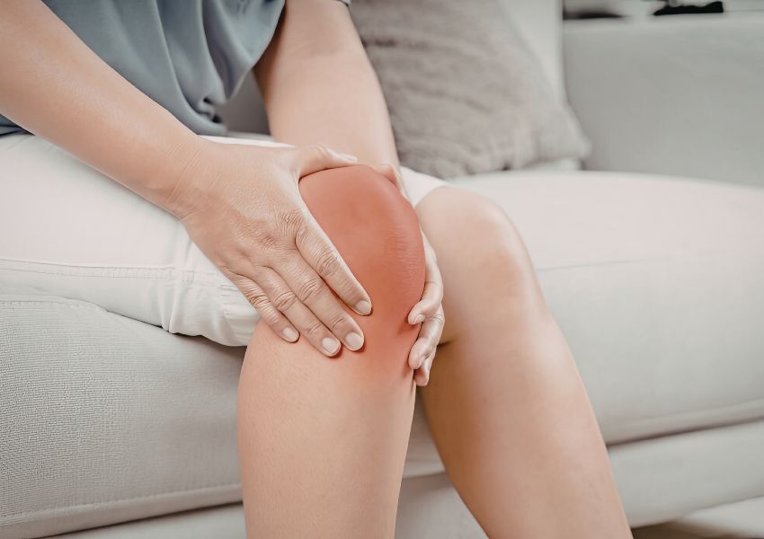 Biểu Hiện Đau Đầu Gối Khi Đứng Lên Ngồi Xuống