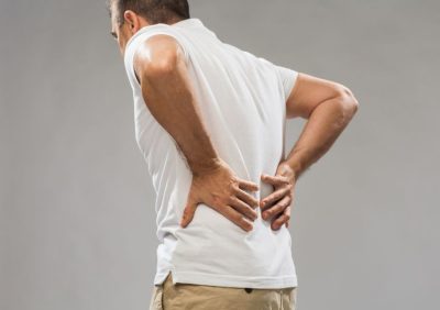 Đứng lâu bị đau lưng