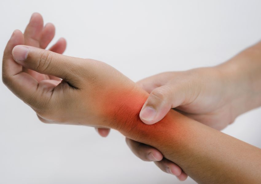 Phục hồi và phòng bong gân cổ tay tái phát